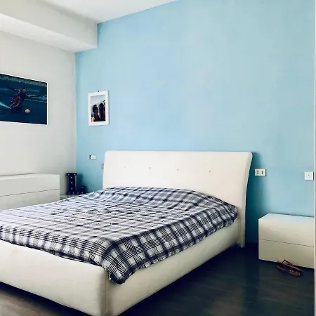 Апартаменты Cozy And Deluxe Minutes From Downtown Болонья