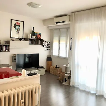 Cozy And Deluxe Minutes From Downtown Апартаменты Болонья